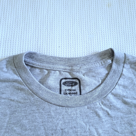 Official Licensed Ford Mustang🐎 Graphic Tee👕 - NWT - Picture 4 of 12